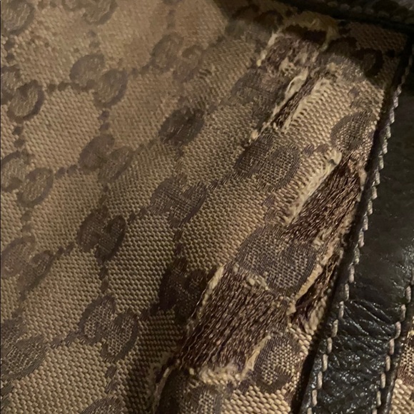 Lovingly worn Gucci bag (as is) - Picture 6 of 6